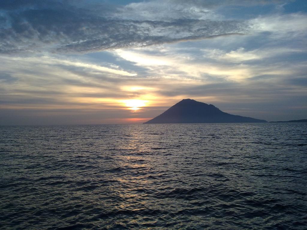 Cakalang Resort Bunaken Exterior photo